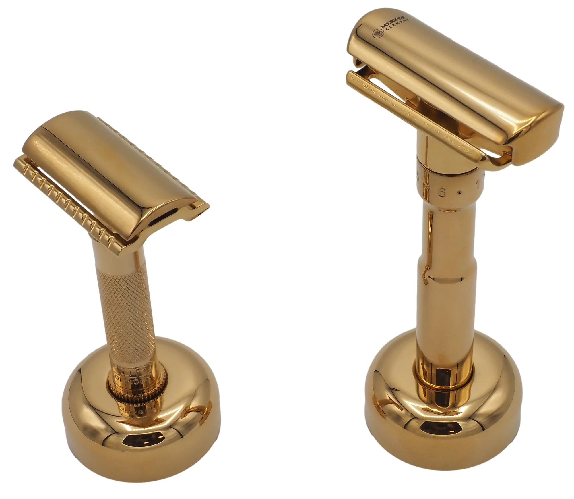 MERKUR razor stand 4007 bright gold with razors in place, angled view